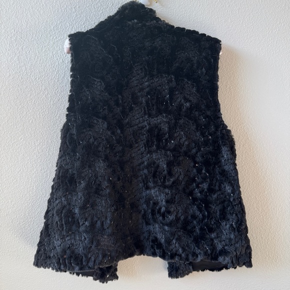 Betsey Johnson Black Faux Fur Sequin Vest - Picture 6 of 6